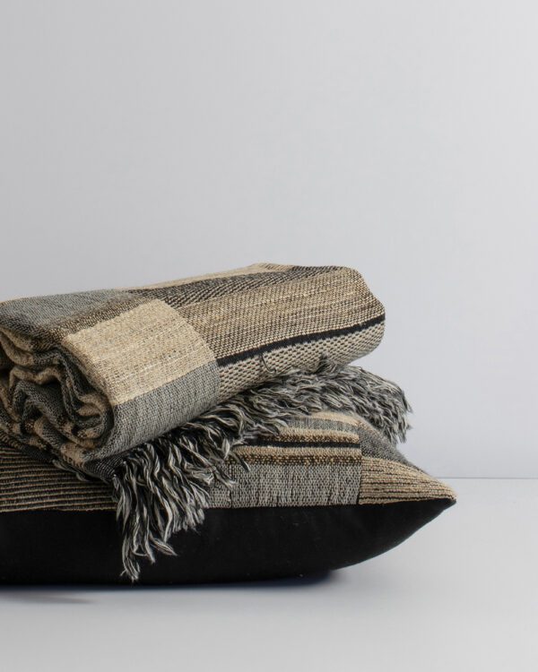 Kentucky Throw | Black-Straw - Image 2